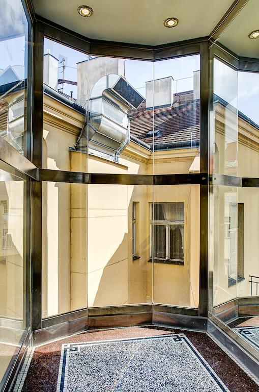 Art House Apartments By Adrez Прага Экстерьер фото